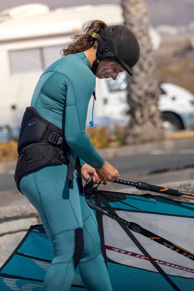 Perform in the wave — Gran Canaria, Pozo Izquierdo — photo by Karolina Zachowska
