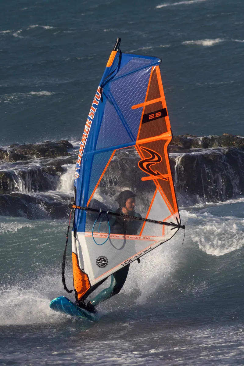 Perform in the wave — Gran Canaria, Pozo Izquierdo — photo by Karolina Zachowska